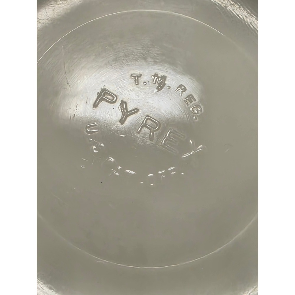 Vintage Pyrex 404 Yellow Primary Mixing Bowl 4 Quart Milk Glass 10.5 Inch - Picture 3 of 11
